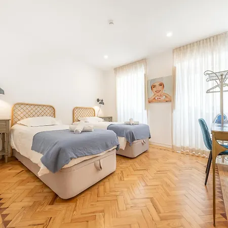 Casa Dos Cucos Ostello *